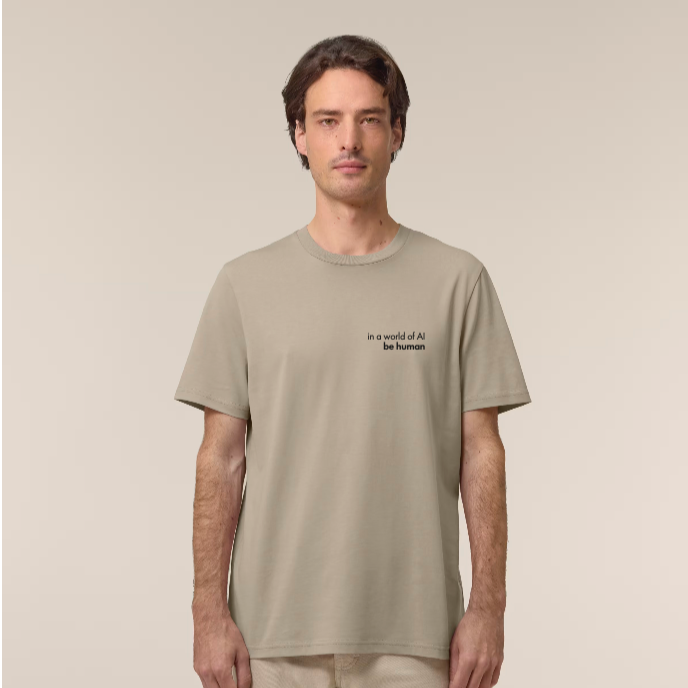 In a world of AI be human, Shirt, Caritas, Spende