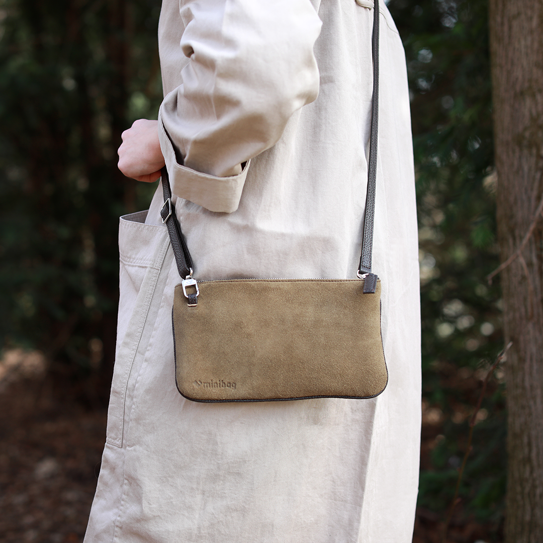 minibag Hirsch khaki, minibag Hirsch, Ledertasche khaki, Ledergurt, Clutch Khaki, Clutch aus Leder