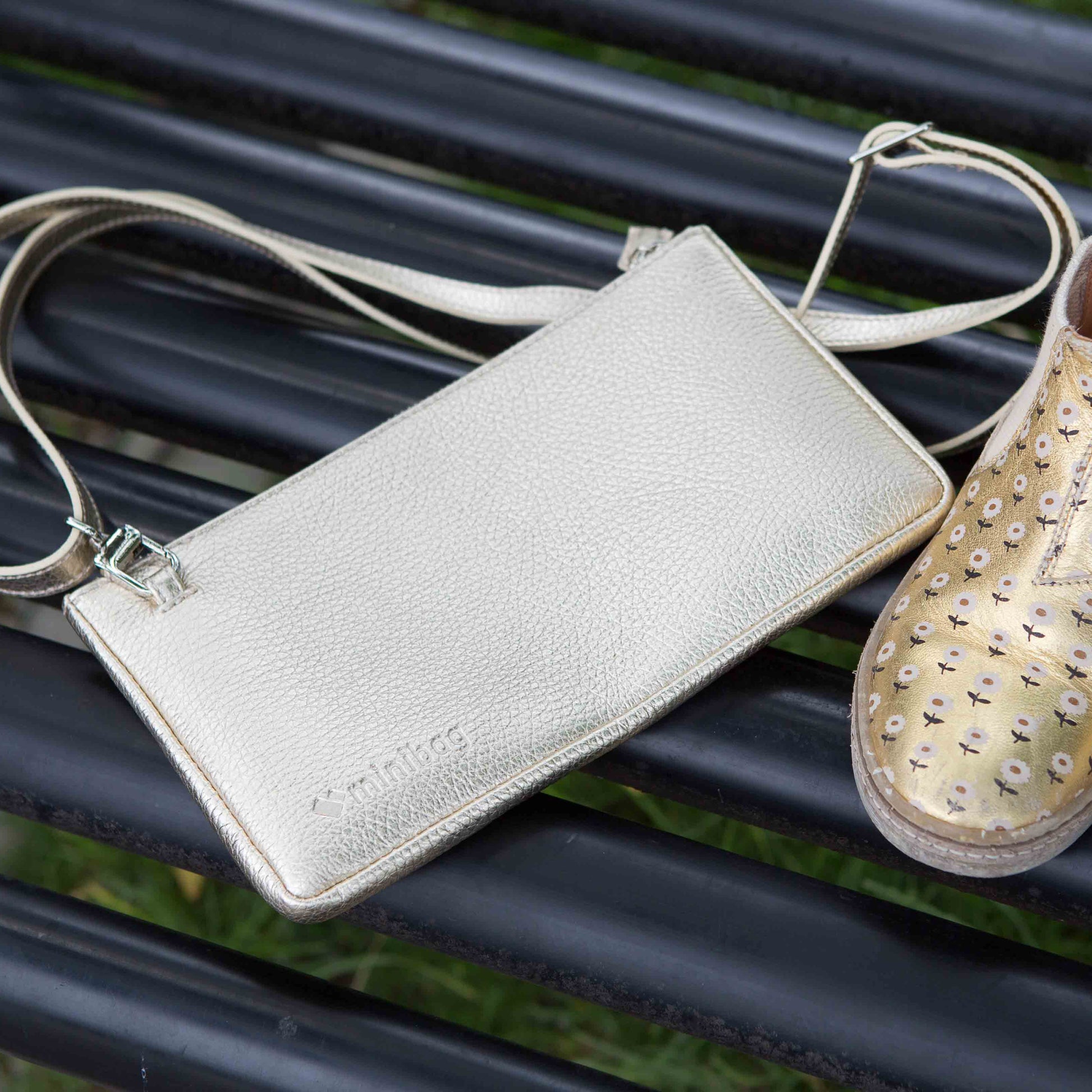 minibag metallic gold, Ledertasche gold, Umhängetasche gold, Geldtasche zum Umhängen, Clutch gold